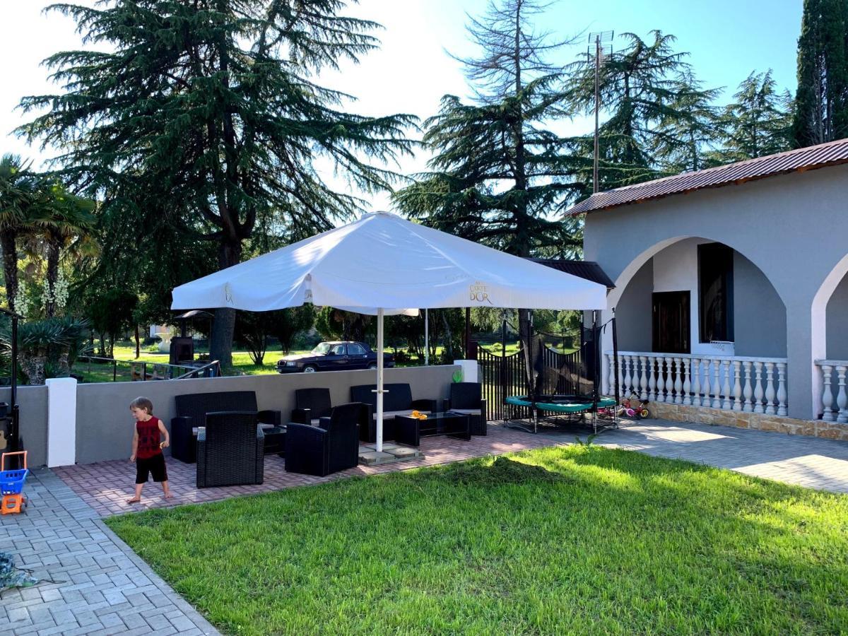 Mini Hotel Amra Pizunda Exterior photo